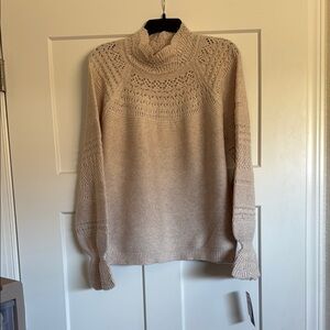 “Wit & Wisdom” Scallop Trim Sweater in Ivory